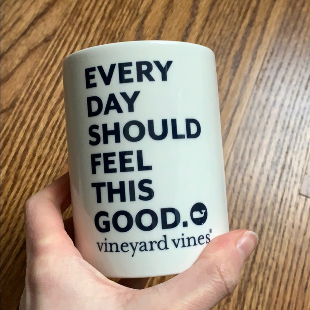 Vineyard vines candle